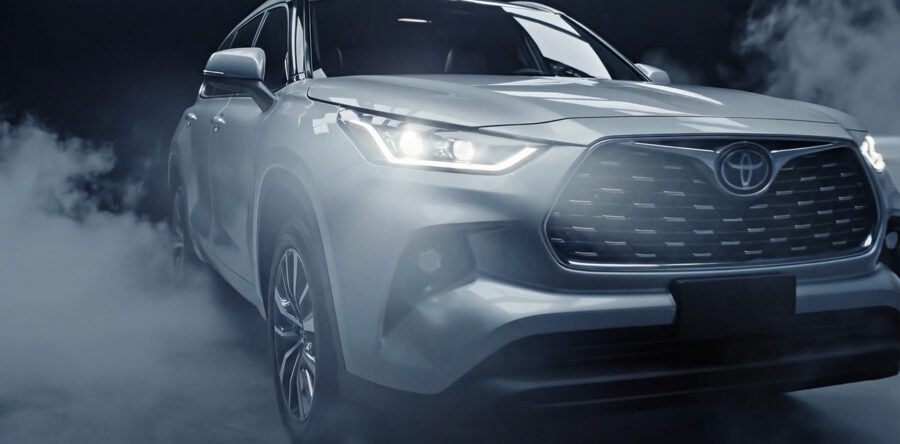AI Video. Toyota Grand Highlander